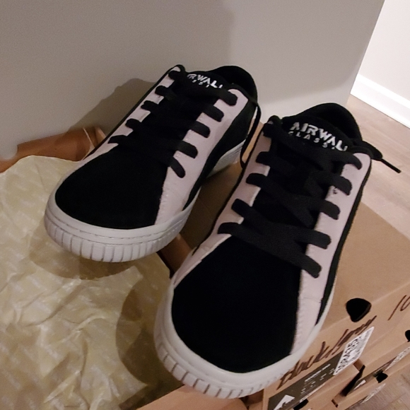 SOLD OUT Limited Airwalk One Random - Picture 6 of 7